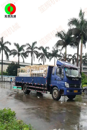 上?？蛻粲嗁彍u流機組,不畏風雨裝車發貨!